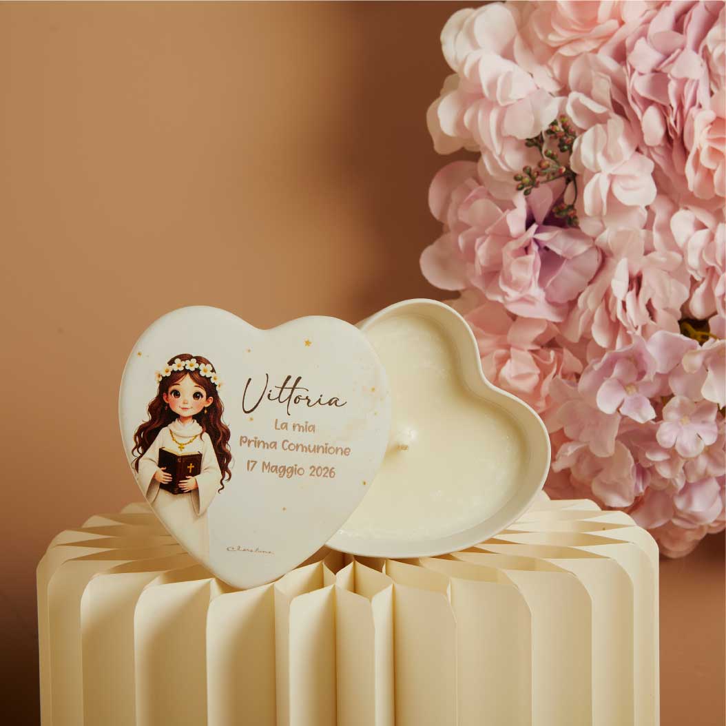 26374-CAND - scatola cuore c / candela  comunione femm12x 12 personalizzabile minimo 10 pezzi