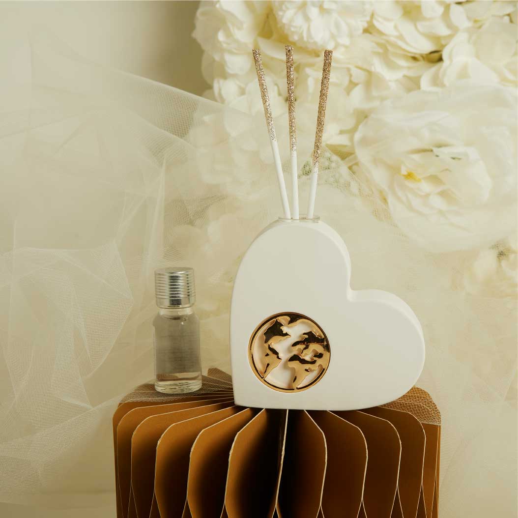 26279 - diffusore cuore con mondo oro 9,5x95
